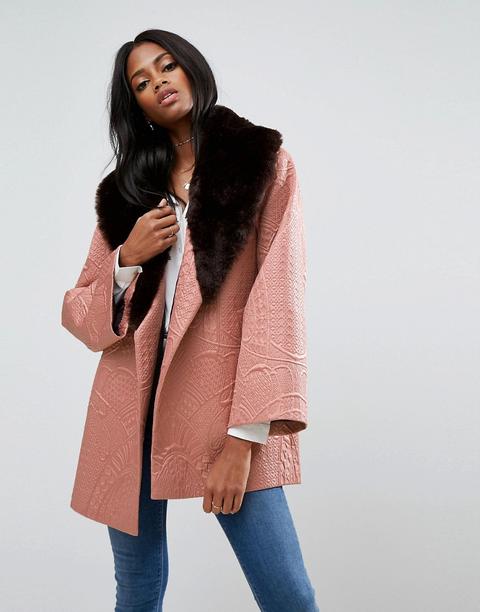 Asos - Cappotto Stile Kimono In Jacquard Con Collo In Pelliccia Sintetica - Rosa