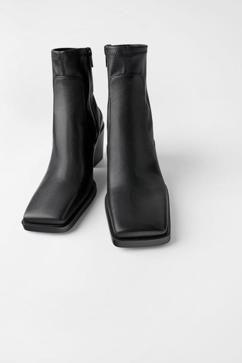 Botín Piel Tacón Cowboy Punta Cuadrada de Zara en 21 Buttons