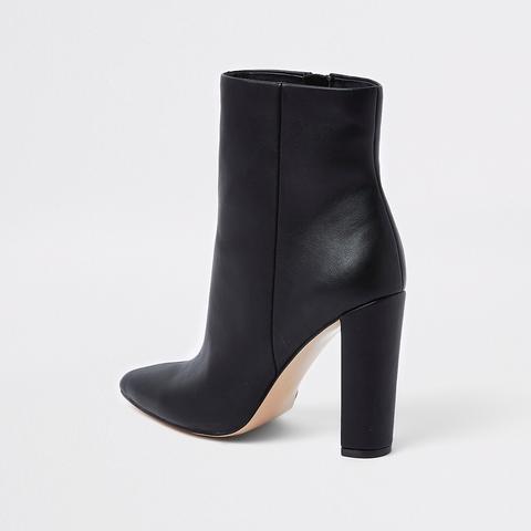 black block heel pointed boots