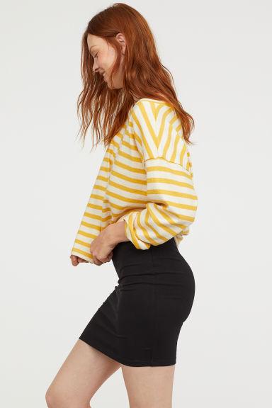 Short Jersey Skirt from H\u0026M on 21 Buttons