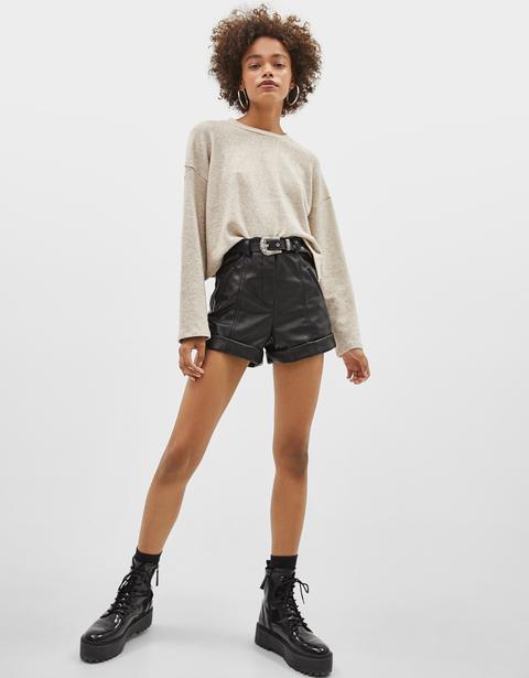 Shorts Aus Kunstleder Mit Gürtel