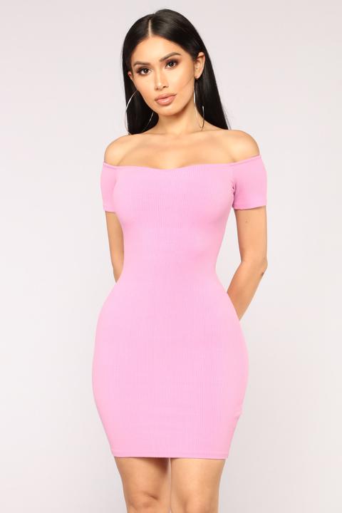 Fashion nova pink 2025 off the shoulder dress