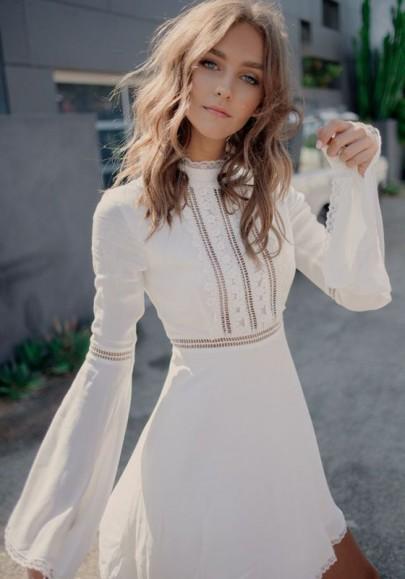 Mini Vestido Encaje A Cielo Abierto Cuello De Banda Manga De Llamarada Alinear Regreso A Casa Blanco