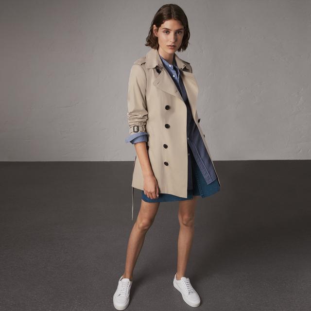 The Sandringham – Short Trench Coat from Burberry on 21 Buttons