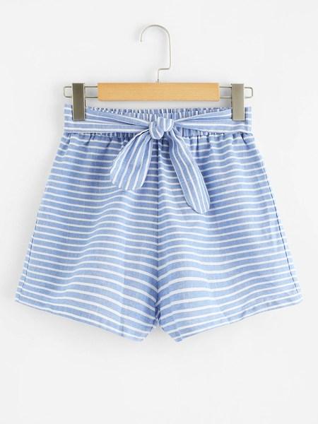 Pantaloncini A Righe Anteriori Con Fiocco