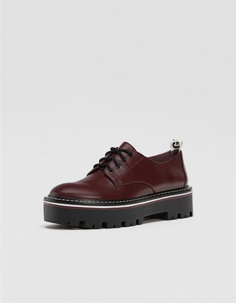 Derbies Lacets Plateforme Rouge Fonc from Stradivarius on 21 Buttons