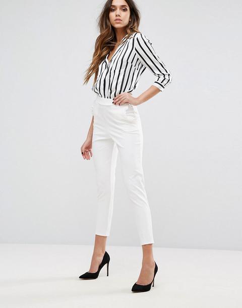 Prettylittlething - Pantaloni Con Tasche Con Volant - Bianco