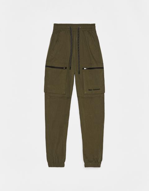 Pantalón Cargo De Nylon
