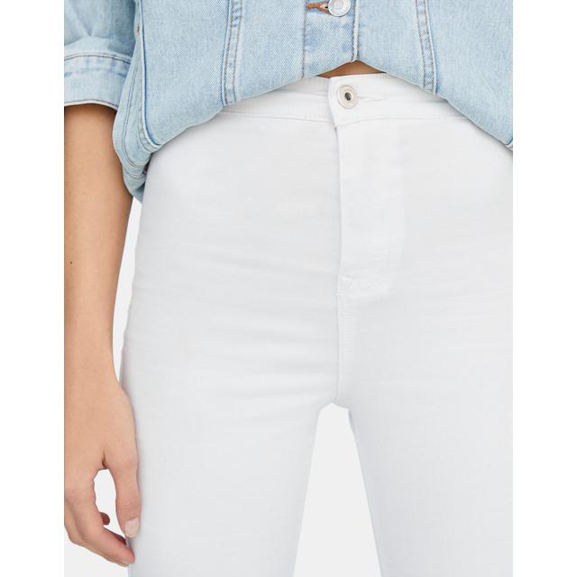 Jeans Ciclistas de Stradivarius en 21 Buttons