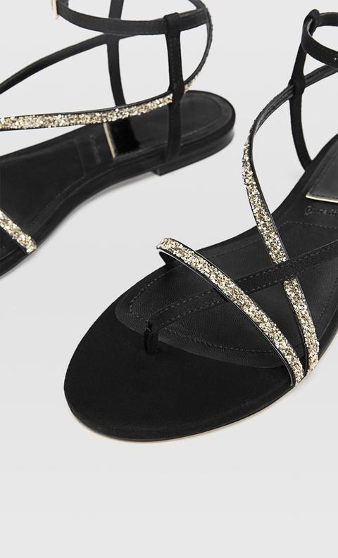 Sandalias Planas Glitter Negro from Stradivarius on 21 Buttons