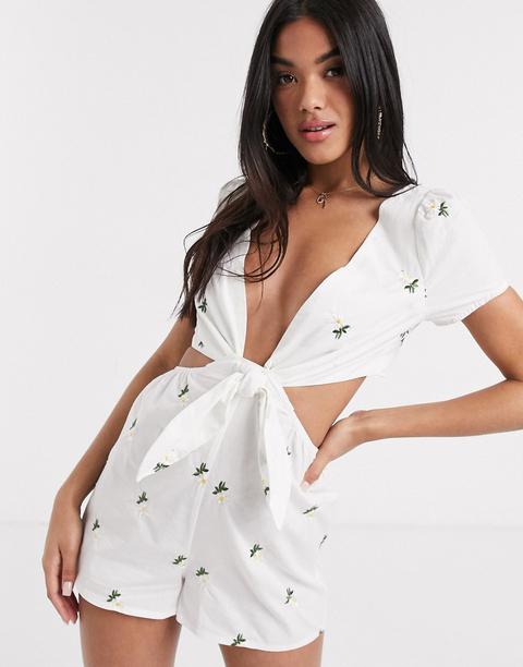 Mono Corto Blanco De Playa Con Bordados Y Lazo En La Parte Delantera De Fashion Union