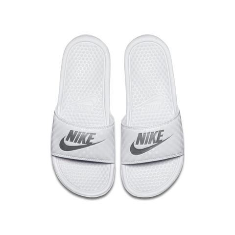 Nike Benassi Chanclas - Mujer - Blanco from Nike on 21 Buttons