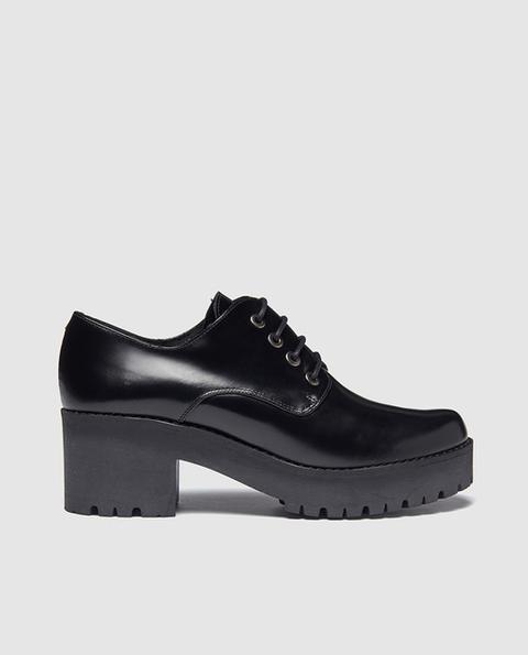 Zapatos De Cordones De Mujer De Piel En Color Negro from Fórmula Joven on  21 Buttons