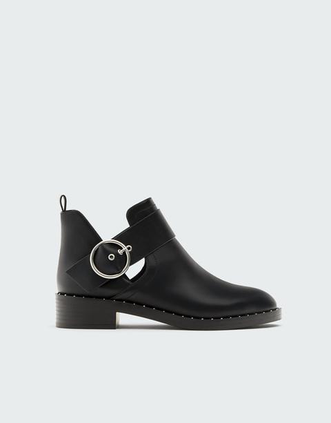 pull and bear cut out boots
