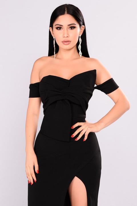 Fashion nova clearance cold shoulder dress