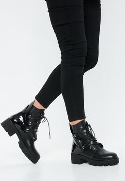 Boots Noires A Grosse Semelle Et Lacets Croises From Missguided On 21 Buttons