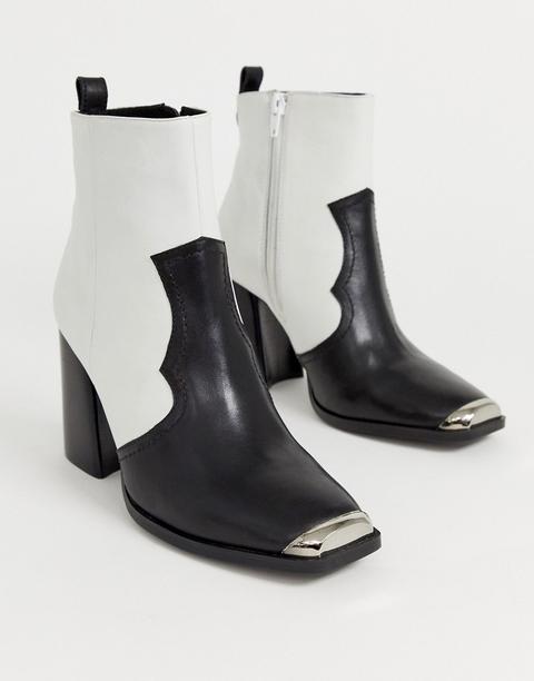steve madden blanco leather ankle boot