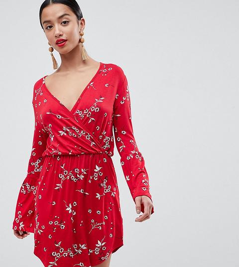 Boohoo Petite - Vestito A Fiori A Portafoglio - Rosso