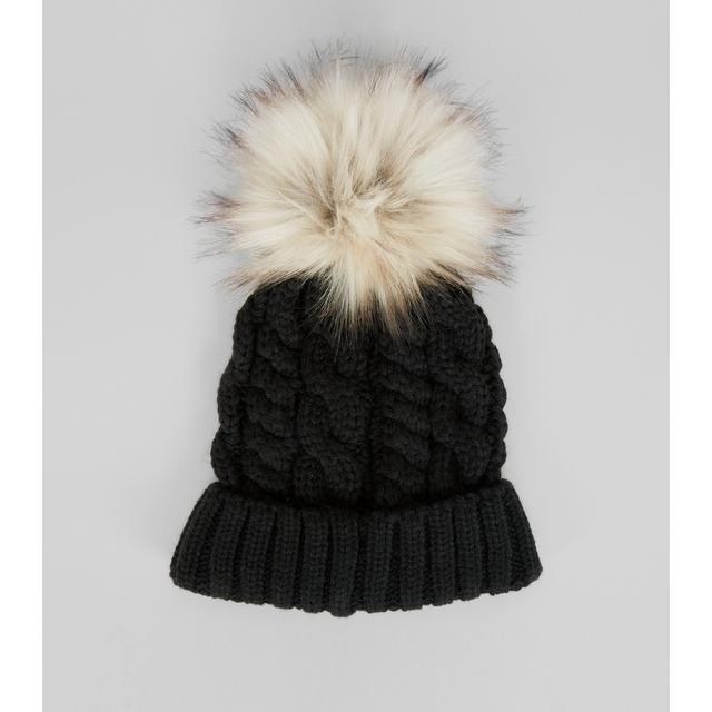 pom pom bobble hat