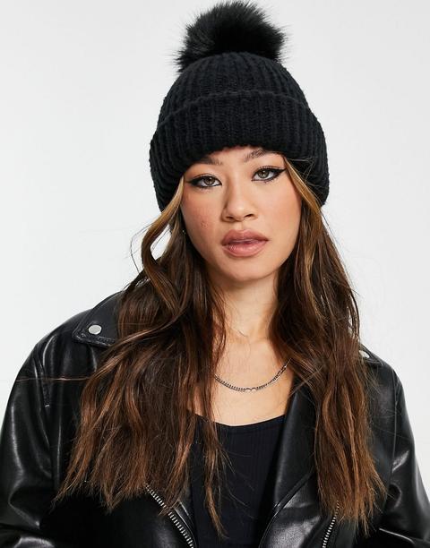 Gorro Negro De Punto De Fibras Recicladas Con Pompón De Piel De Topshop