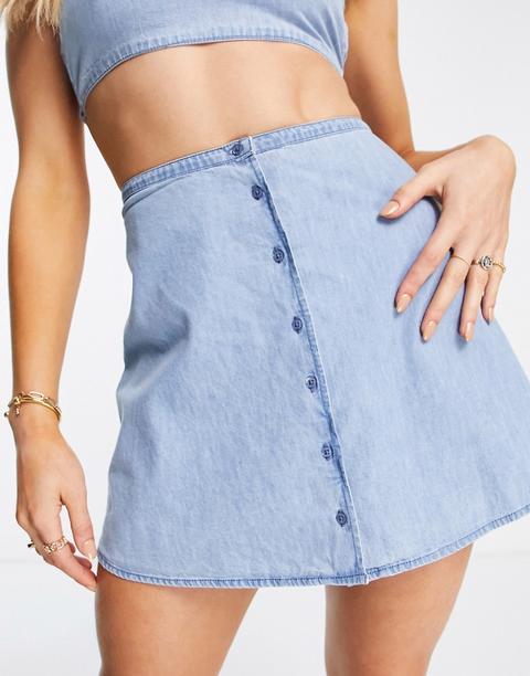 Falda Vaquera Con Lavado Azul Medio, Botones Y Acabado Suave De Asos Design (parte De Un Conjunto)