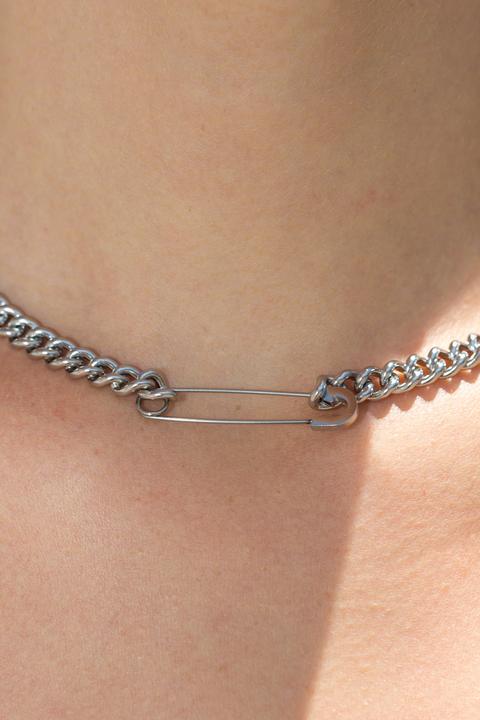 safety pin chain