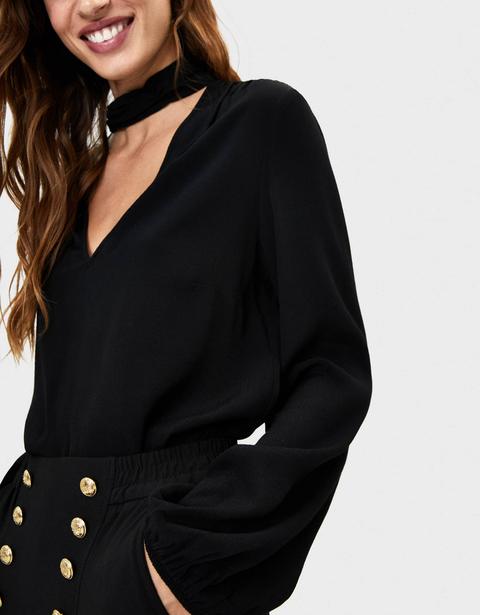 blusa cuello choker