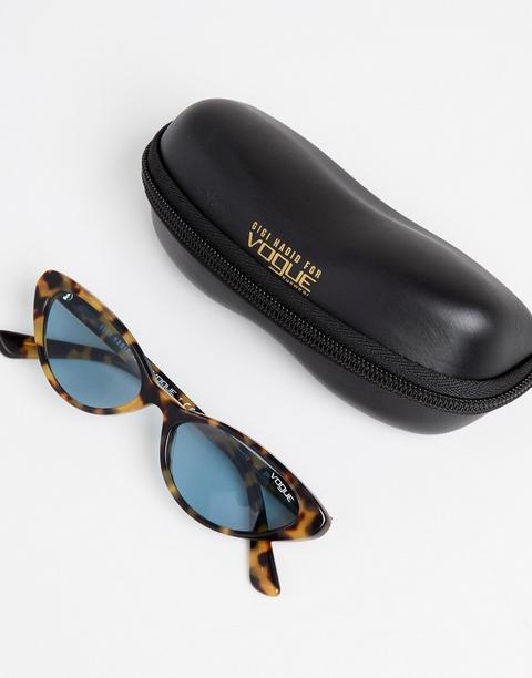 gigi hadid vogue cat eye