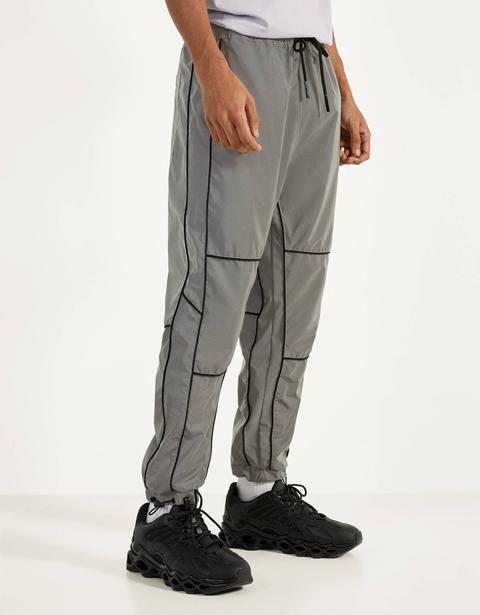 Pantalon Jogger Reflectante From Pull And Bear On 21 Buttons