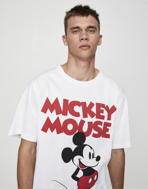 Camiseta Blanca Mickey Mouse from Pull and Bear on 21 Buttons