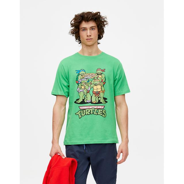 Camiseta Ninja Verde de Pull and Bear en 21 Buttons
