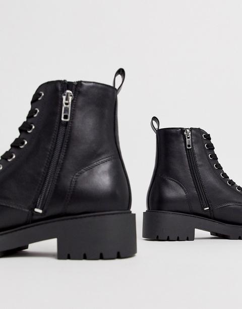 New Look Lace Up Flat Boots In Black 