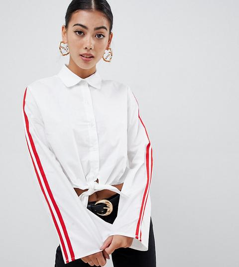 Boohoo Petite - Camicia Bianca Allacciata Sul Davanti Con Righe Sulle Maniche - Bianco