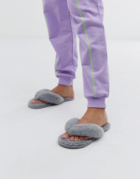 faux fur thong slippers