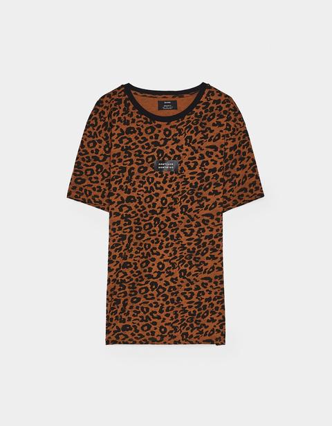Daisy river statistics Camiseta Con Estampado Leopardo de Bershka en 21 Buttons
