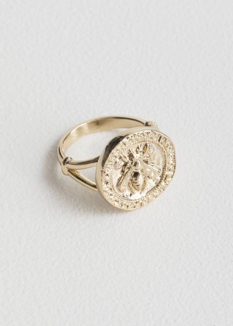 Bee Embossed Pendant Ring