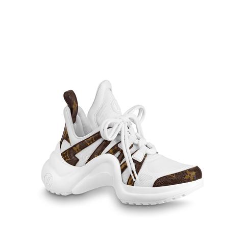 Lv Archlight Trainers