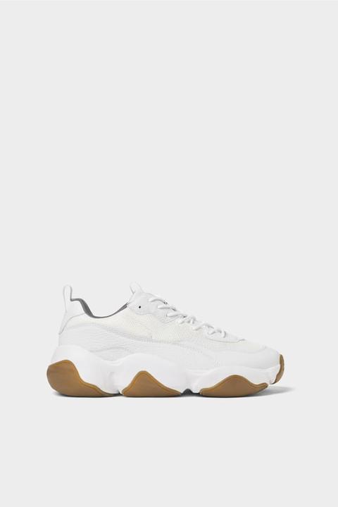 Weisser Sneaker Mit Breiter Sohle