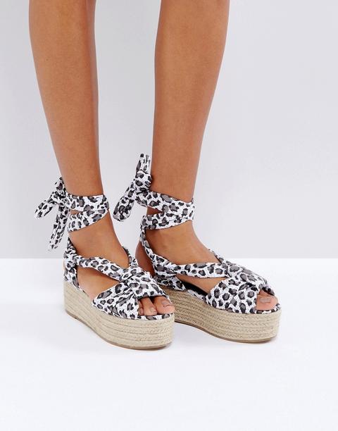 Zapatos De Plataforma Plana Tipo Alpargata Con Detalle Anudado En La Pierna Tipsy De Asos