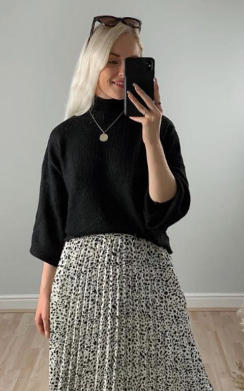 Cora Knitted Jumper In Black