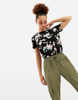 Schwarzes T-shirt Mit Blumen