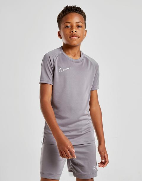grey nike t shirt junior