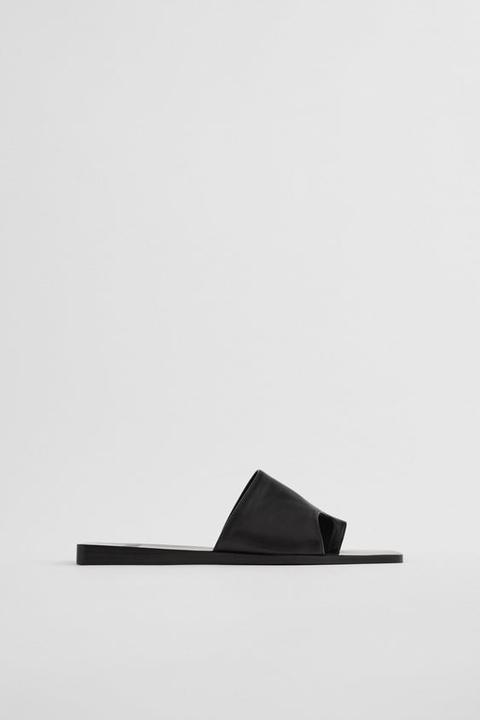 Asymmetric Flat Leather Sandals Trf
