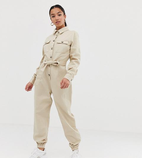Missguided Petite - Langärmliger Utility-jumpsuit In Beige Mit Gürtel - Beige