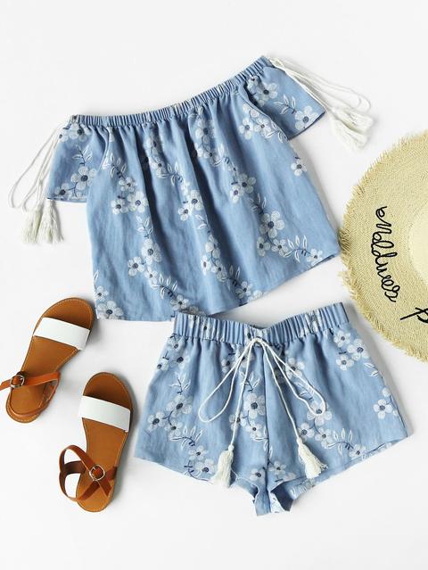 Conjunto Con Estampado Y Cordón