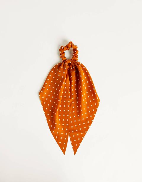 Chouchou À Pois Avec Un Ruban