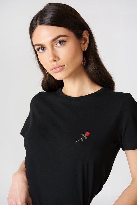 Small Chest Rose Embroidery Tee Black