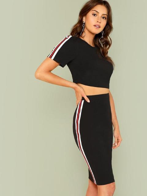 Conjunto Top Corto De Lado De Rayas Con Falda Lápiz
