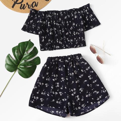 Top Crop Senza Spalline Con Motivo Floreale E Pantaloncini