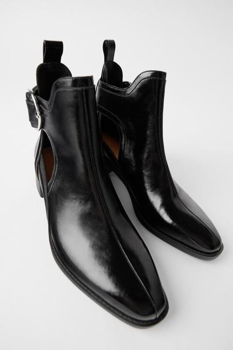 flat heel chelsea boots